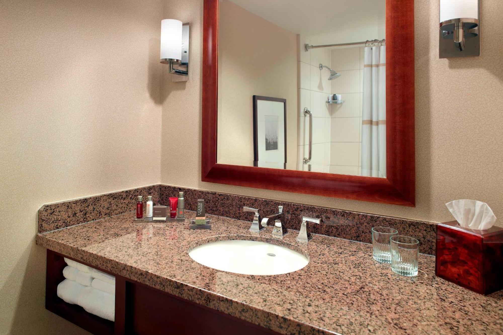 New Orleans Marriott Metairie At Lakeway Eksteriør bilde